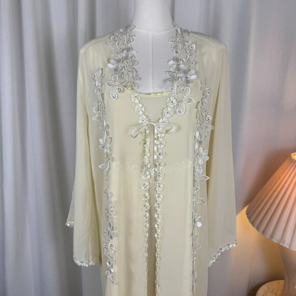 Vintage Pale Yellow Sheer Floral Appliqué Nightgown & Robe Set XL 🌼✨ - Picture 4 of 8
